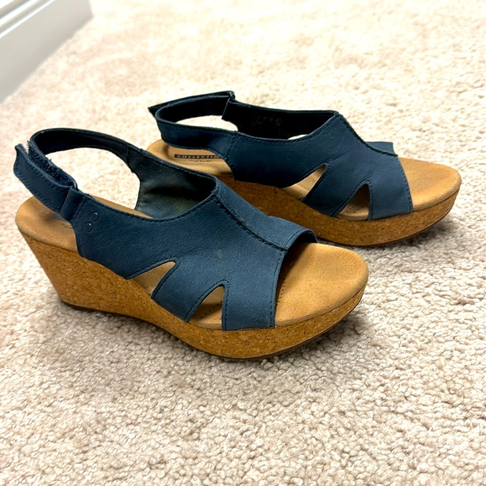 Clarks Soft Cushion Collection Navy Platform Wedge Adjustable Strap Sandals 7.5M